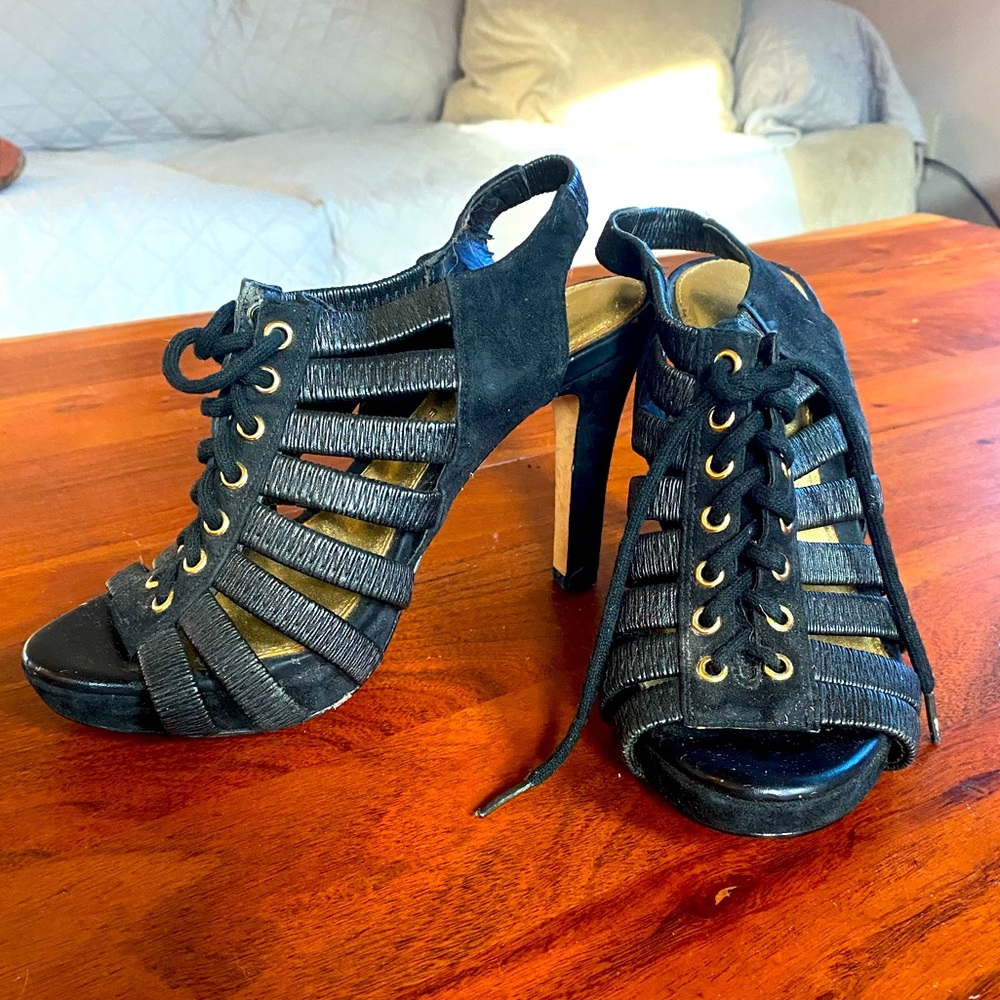 Vintage style Micheal Antonio shoes size 6